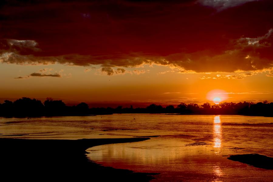 Sonnenuntergang im South Luangwa Nationalpark, Sambia Reisen