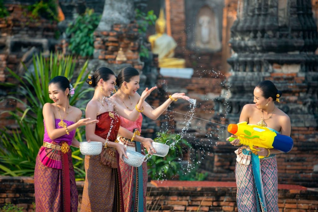 Frauen am Neujahrsfest Pi Mai, Laos