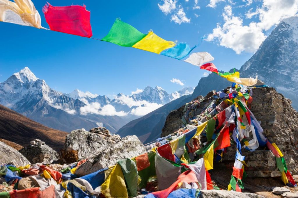 Gebetsfahnen am Mount Everest Base Camp, Nepal